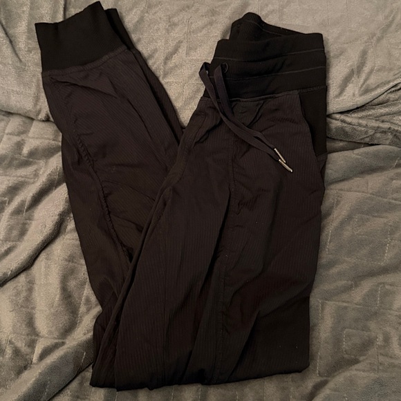 Lululemon Black Ribbed Drawstring Joggers - Picture 4 of 4